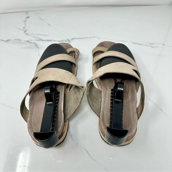 Merrell Moon Sandals- Size 6 - Picture 7 of 14